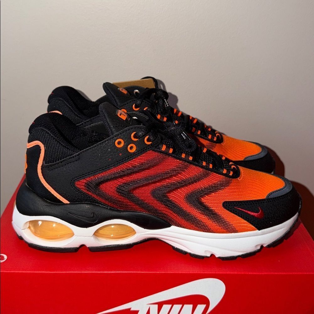 Nike Air Max TW SE Black Total Orange FJ2590-001 Men’s Size 9